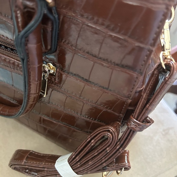 NWT PARK AVE COLLECTION VEGAN SATCHEL HANDBAG & WRISTLET - Picture 3 of 14